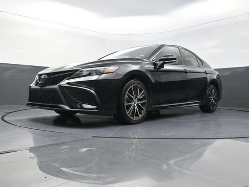 Used 2024 Toyota Camry SE FWD image 33