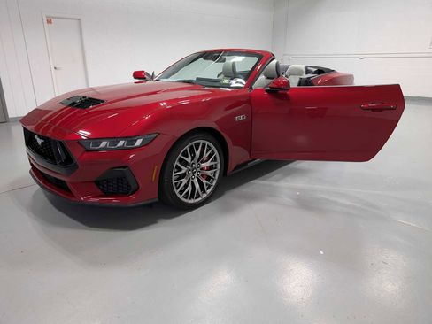 Used 2024 Ford Mustang GT Premium image 17