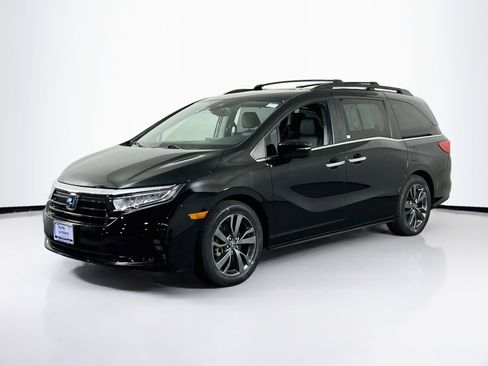Used 2023 Honda Odyssey Touring image 1