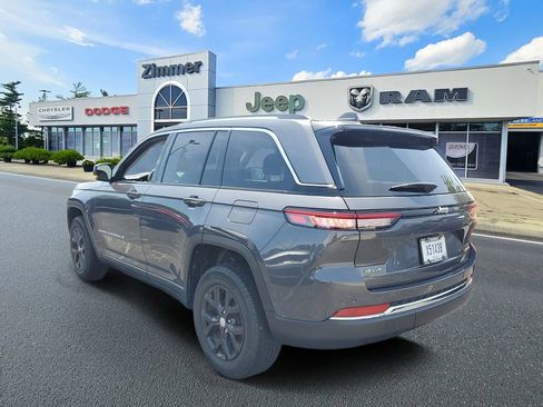 Used 2023 Jeep Grand Cherokee Limited AWD/4WD image 3