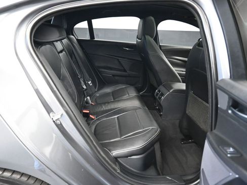 Used 2019 Jaguar XE S image 35