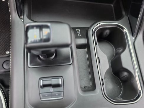 Used 2023 GMC Sierra 1500 AT4X AWD/4WD image 34