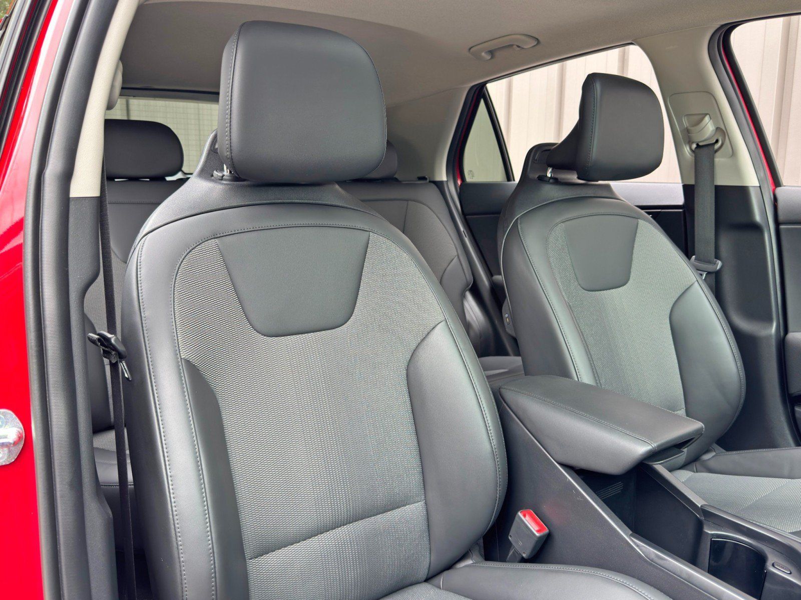 Used 2024 Kia Niro EX Touring FWD image 35