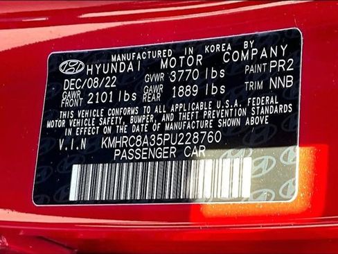 Used 2023 Hyundai Venue Limited image 14