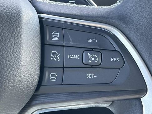 New 2025 Jeep Grand Cherokee Altitude image 27