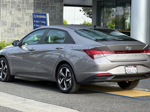 Used 2023 Hyundai Elantra SEL w/ Convenience Package FWD image 6