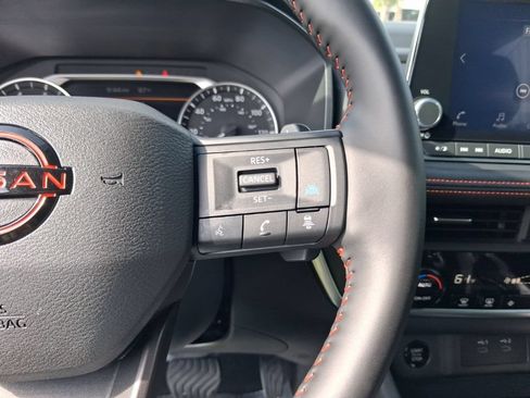 Used 2025 Nissan Rogue SV AWD/4WD image 19
