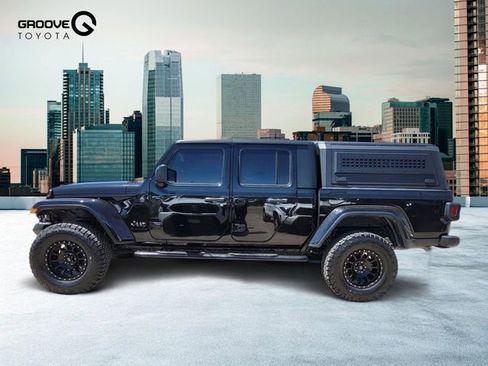 Used 2022 Jeep Gladiator Sport AWD/4WD image 2