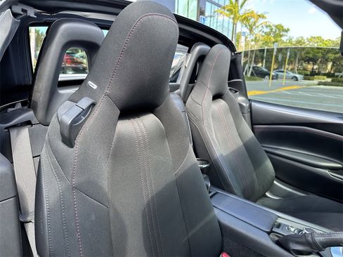 Used 2017 MAZDA MX-5 Miata RF Club image 17