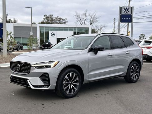 Certified 2025 Volvo XC60 B5 Plus image 1
