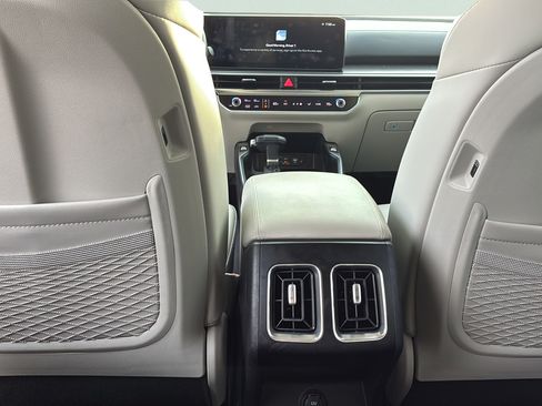 Certified 2025 Kia Sorento S AWD/4WD image 26