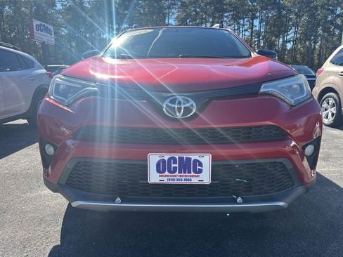 Used 2016 Toyota RAV4 SE image 2