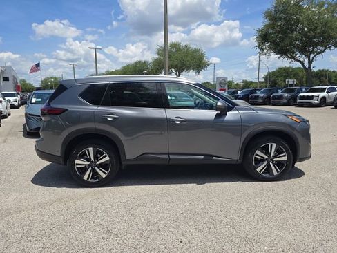 Certified 2026 Nissan Rogue SL FWD image 9