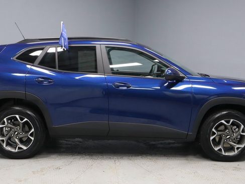 Used 2024 Chevrolet Trax LT image 11