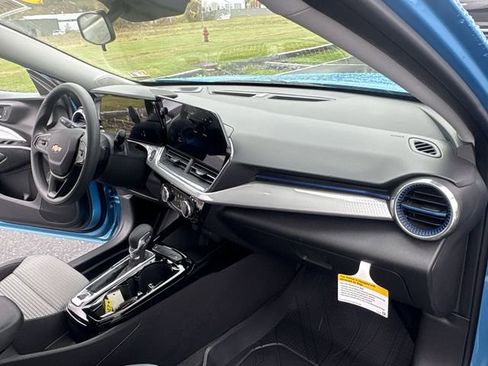 New 2026 Chevrolet Trax LT FWD image 30