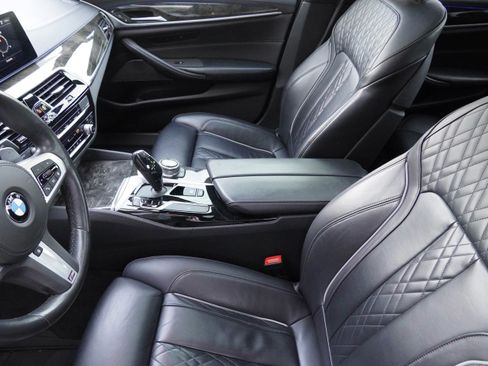 Used 2020 BMW M550i xDrive AWD/4WD image 11