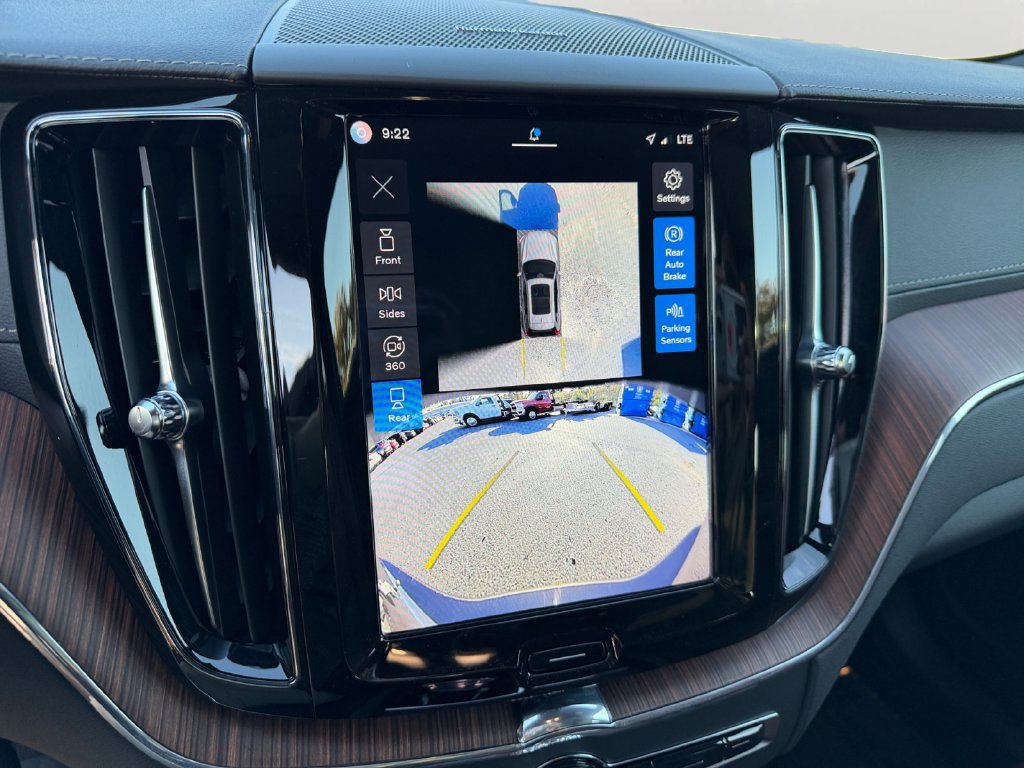 Certified 2024 Volvo XC60 B5 Ultimate w/ Climate Package AWD/4WD image 21