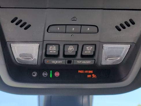Used 2023 Buick Enclave Essence w/ Experience Buick Package FWD image 18
