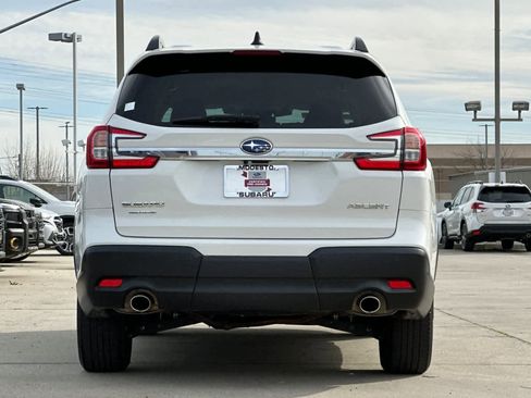 Used 2024 Subaru Ascent Premium w/ Convenience Package image 4