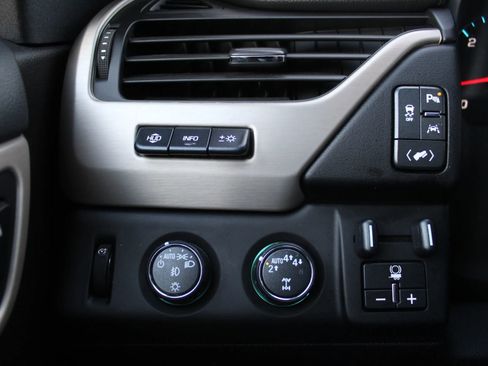 Used 2017 GMC Yukon Denali w/ Open Road Package image 22