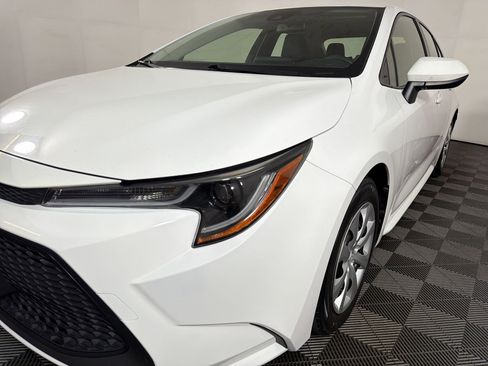 Used 2022 Toyota Corolla LE FWD image 18