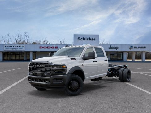 New 2026 RAM 4500 Tradesman AWD/4WD image 32