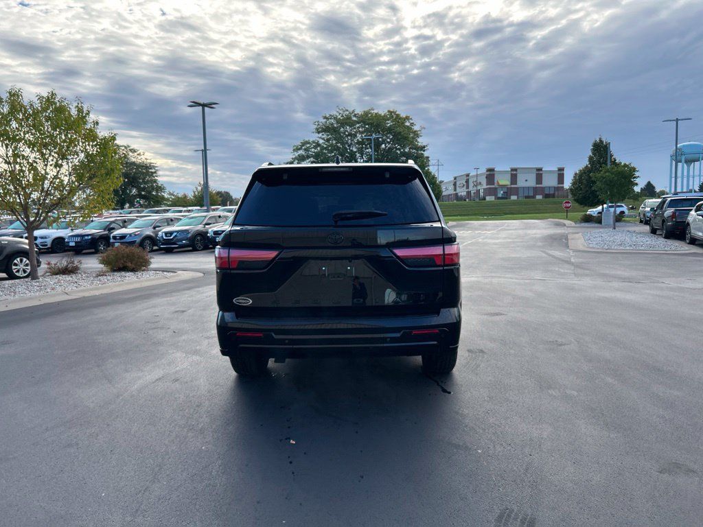 Used 2024 Toyota Sequoia Platinum AWD/4WD image 7