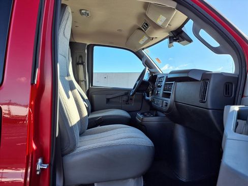 Used 2025 Chevrolet Express 3500 LT w/ LT Preferred Equipment Group image 20