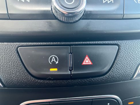 Used 2022 Chevrolet Equinox LT image 25