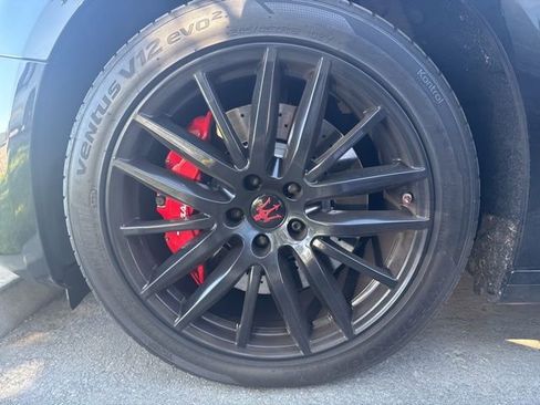 Used 2021 Maserati Ghibli S image 7