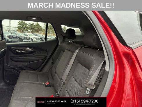 Used 2024 GMC Terrain SLE w/ Driver Convenience Package image 16