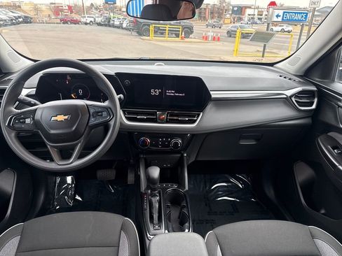 Used 2025 Chevrolet TrailBlazer LT w/ Driver Confidence Package image 12