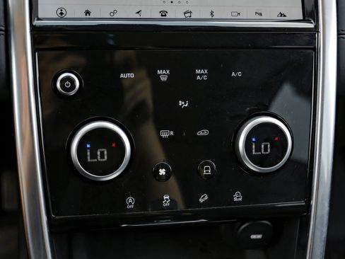 Used 2020 Land Rover Discovery Sport SE image 30