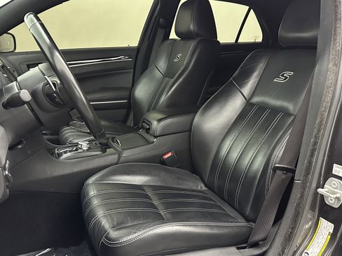 Used 2020 Chrysler 300 S image 13