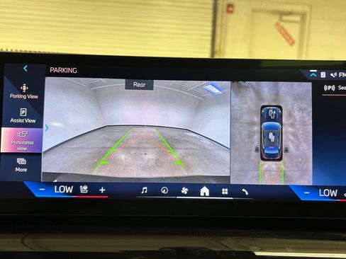 Certified 2025 BMW 530i image 26