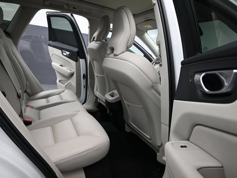 Used 2024 Volvo XC60 B5 Core w/ Protection Package Premier AWD/4WD image 17