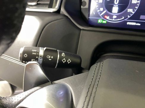 Used 2020 Land Rover Range Rover Velar R-Dynamic HSE image 13