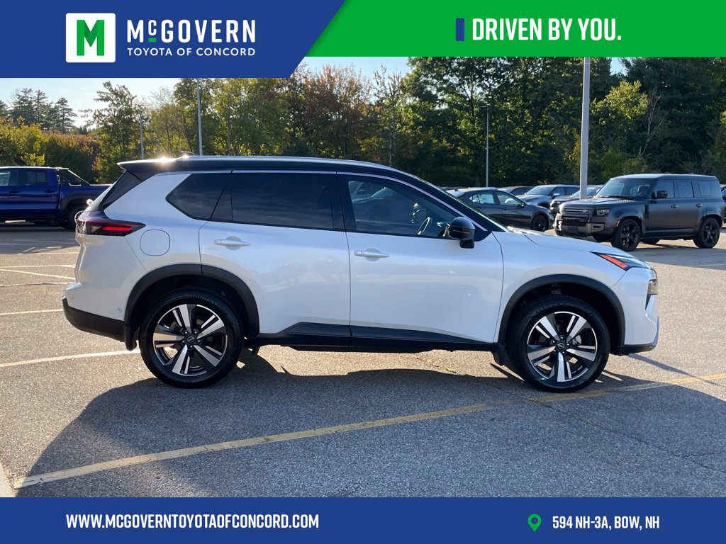 Used 2024 Nissan Rogue SL AWD/4WD image 6