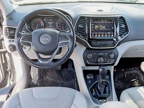 Used 2019 Jeep Cherokee Limited AWD/4WD image 18