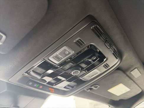 Used 2025 Cadillac Escalade ESV V AWD/4WD image 37