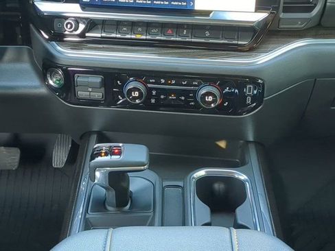 Used 2025 Chevrolet Silverado 1500 LT Trail Boss w/ Convenience Package II image 19