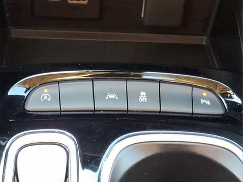 Used 2023 Buick Envision Essence FWD image 22