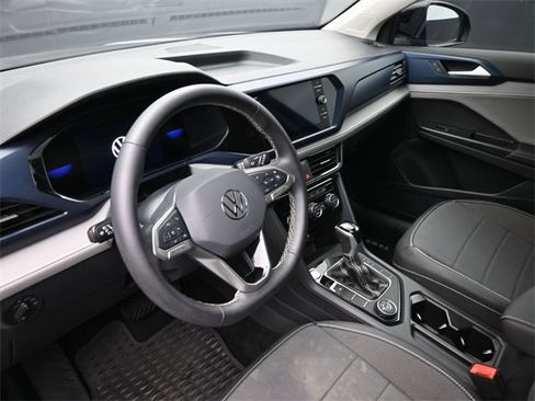 Used 2024 Volkswagen Taos SE image 18