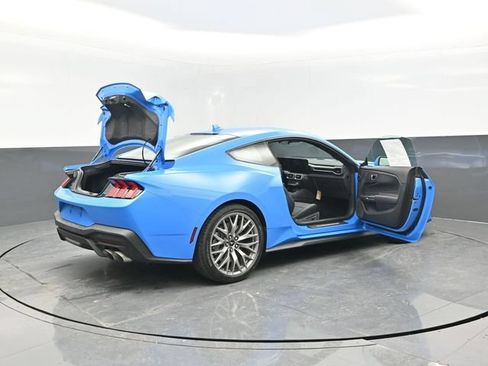 Used 2025 Ford Mustang GT Premium RWD image 31