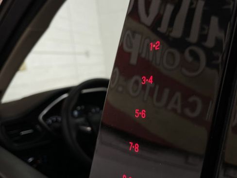 Used 2020 Ford Escape SE image 17