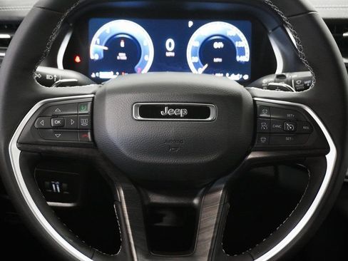 New 2025 Jeep Grand Cherokee Limited image 22