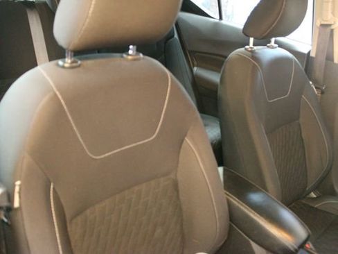 Used 2021 Nissan Kicks SV FWD image 11