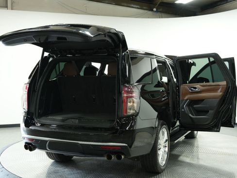 Used 2023 Chevrolet Tahoe High Country AWD/4WD image 14