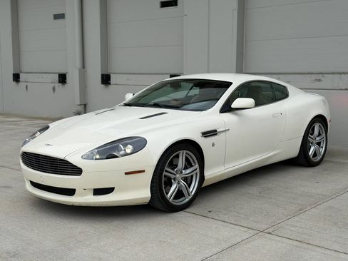 Used 2007 Aston Martin DB9 Coupe RWD image 2