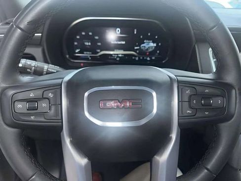 Used 2024 GMC Yukon SLT image 9